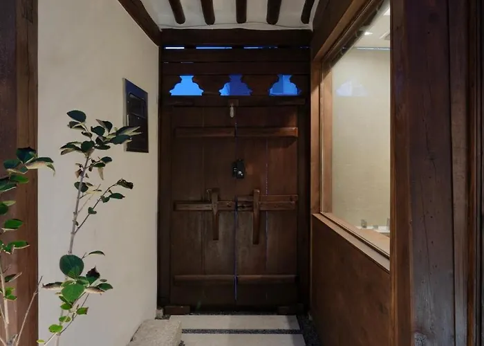 Yeoyeo Hanok I Luxury Hanok I